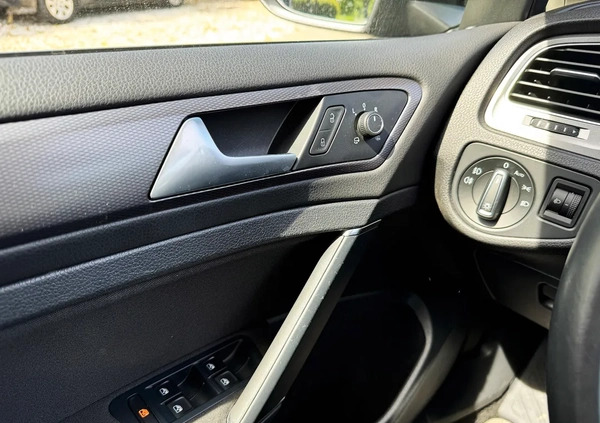 Volkswagen Golf cena 37900 przebieg: 125000, rok produkcji 2015 z Łask małe 742